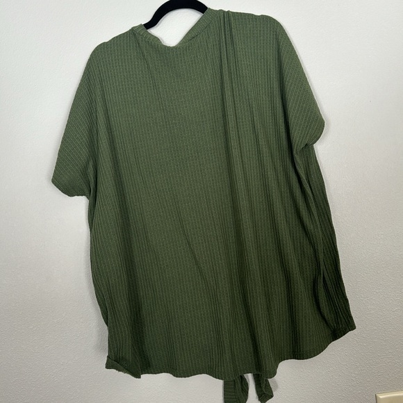 Torrid top size 4 green - Picture 6 of 6